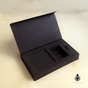 Gift box with rigid body